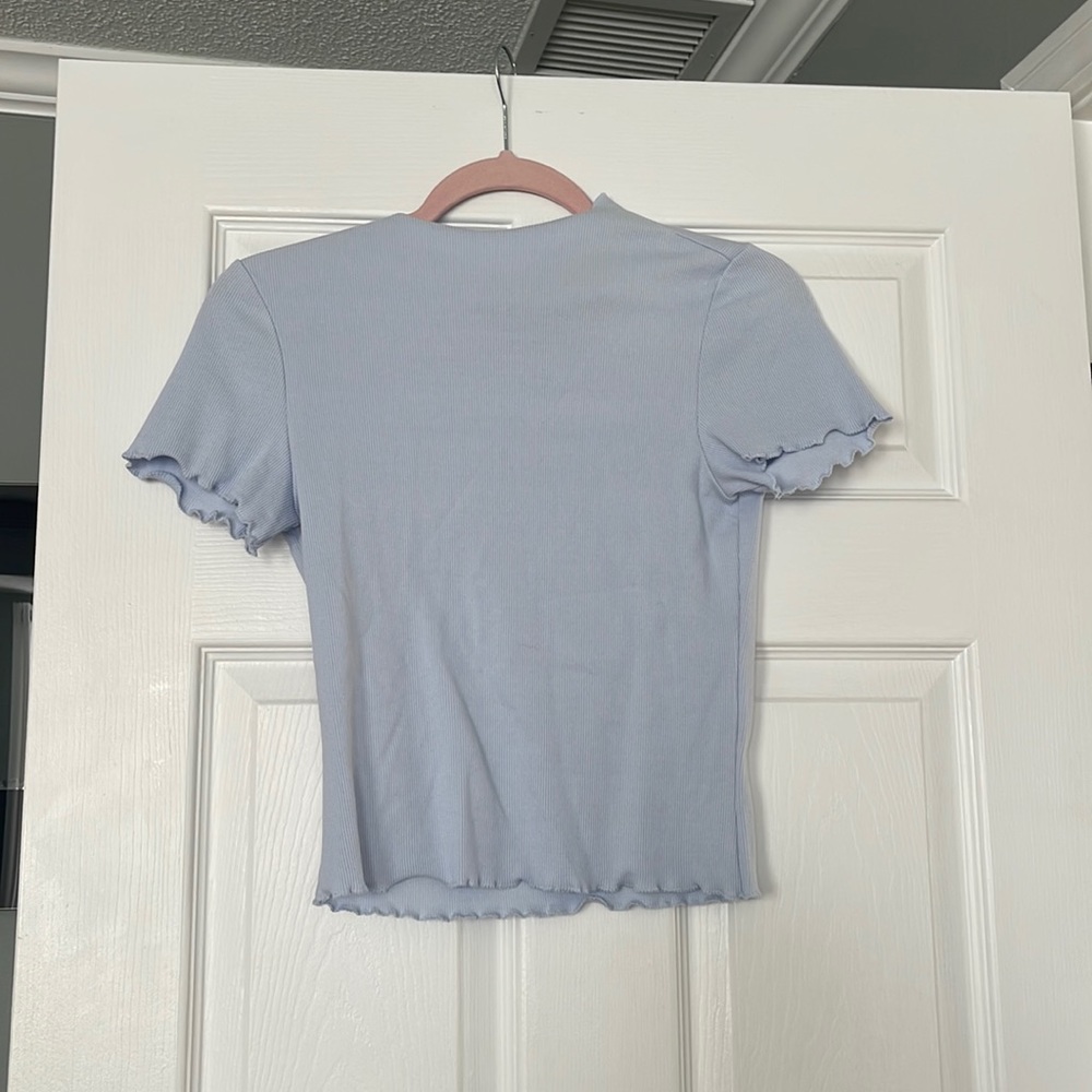 Francesca’s baby blue crop top